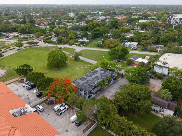 9751 Wayne Ave 6, Palmetto Bay, FL 33157