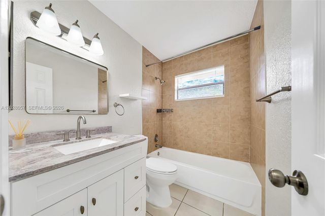 9751 Wayne Ave 6, Palmetto Bay, FL 33157
