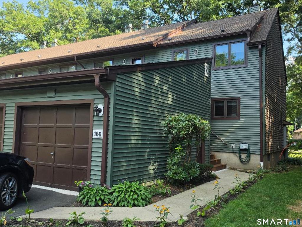 166 Wynwood Drive 166, Enfield, CT 06082