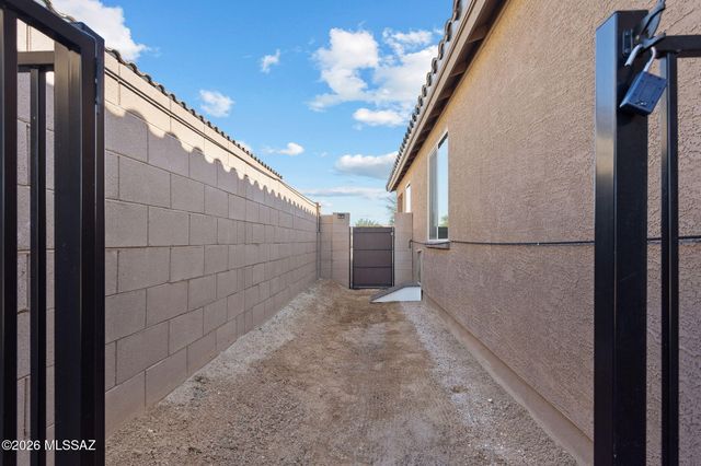 3080 W Chalfont Drive, Tucson, AZ 85742