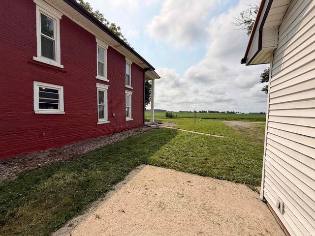 5187 E 1100 North Road, Ossian, IN 46777