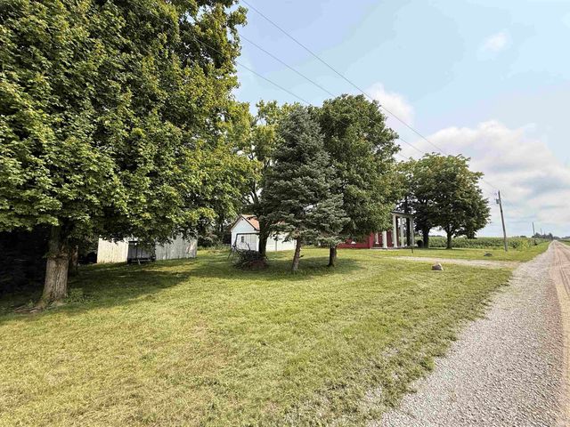 5187 E 1100 North Road, Ossian, IN 46777