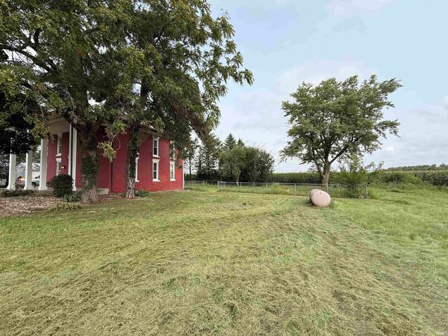 5187 E 1100 North Road, Ossian, IN 46777