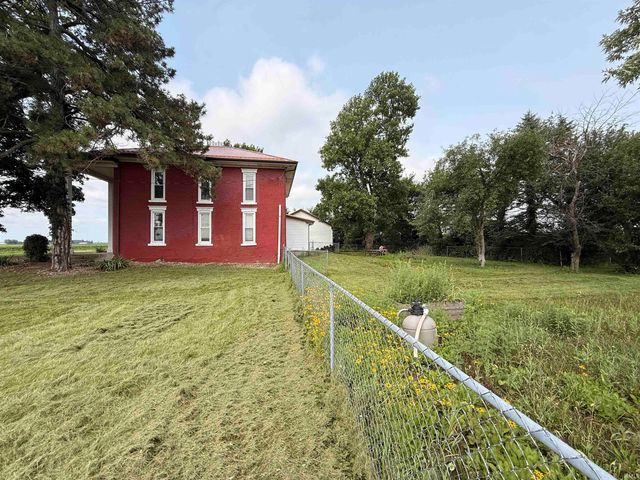 5187 E 1100 North Road, Ossian, IN 46777