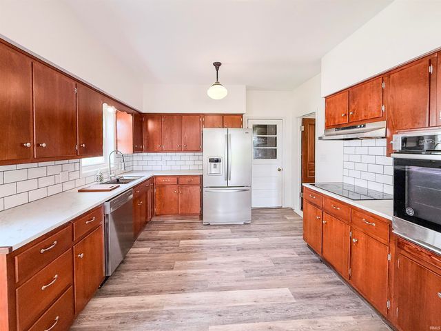 5187 E 1100 North Road, Ossian, IN 46777