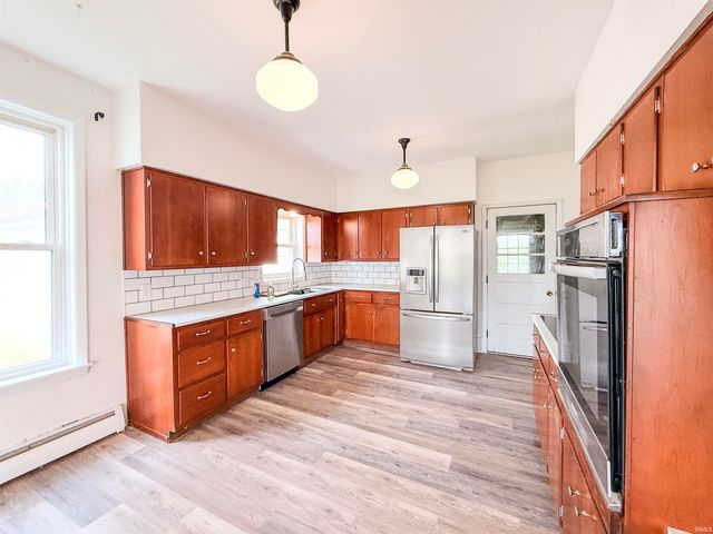 5187 E 1100 North Road, Ossian, IN 46777
