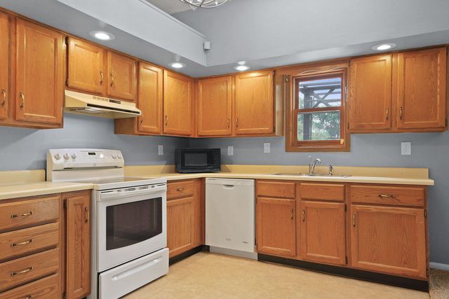 3581 N MANCHESTER DR, Columbia, MO 65202