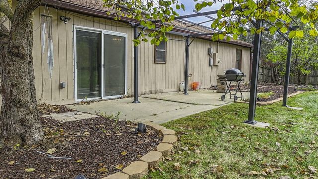 3581 N MANCHESTER DR, Columbia, MO 65202