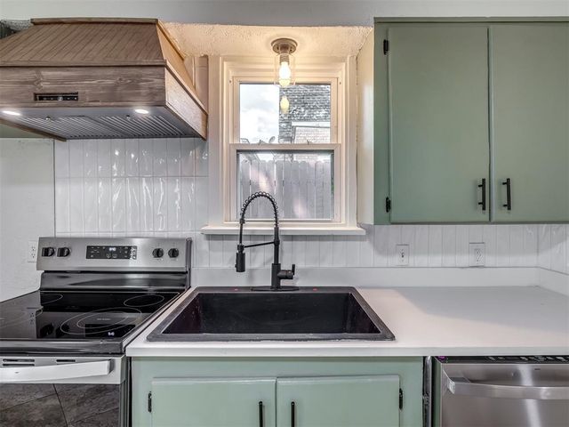 208 E Carson Street, El Reno, OK 73036