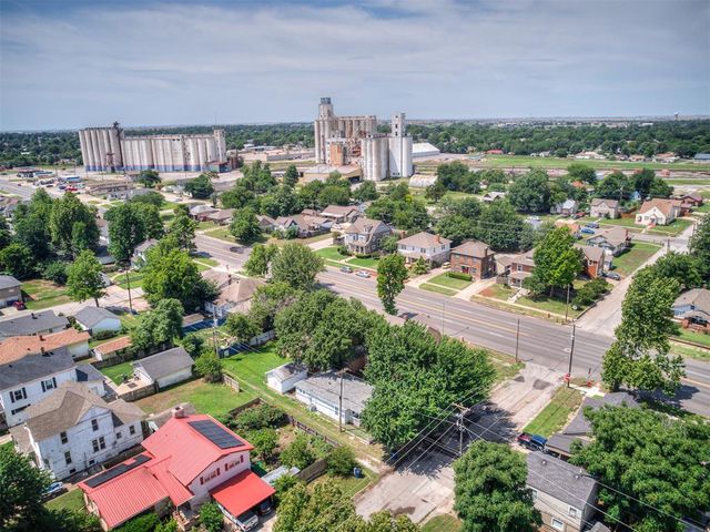 208 E Carson Street, El Reno, OK 73036