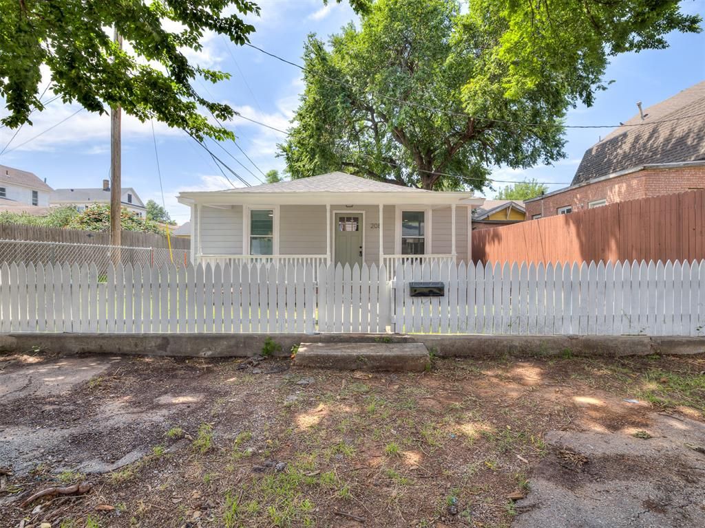 208 E Carson Street, El Reno, OK 73036