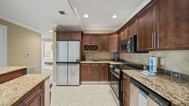 10 Harbor Boulevard W422, Destin, FL 32541