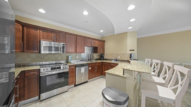 10 Harbor Boulevard W422, Destin, FL 32541