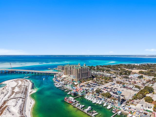 10 Harbor Boulevard W422, Destin, FL 32541
