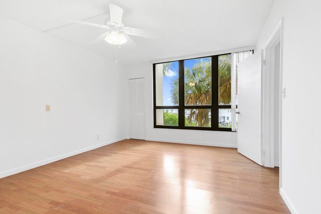 5951 Wellesley Park Drive 304, Boca Raton, FL 33433