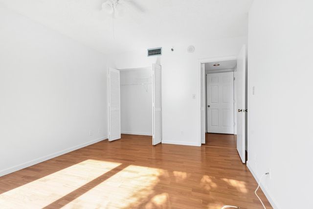 5951 Wellesley Park Drive 304, Boca Raton, FL 33433