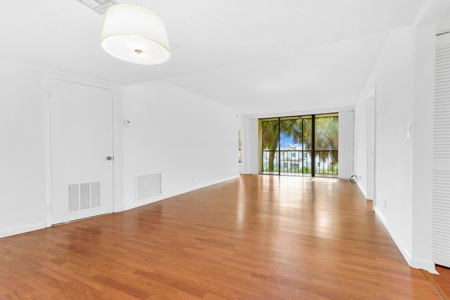 5951 Wellesley Park Drive 304, Boca Raton, FL 33433