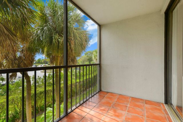 5951 Wellesley Park Drive 304, Boca Raton, FL 33433