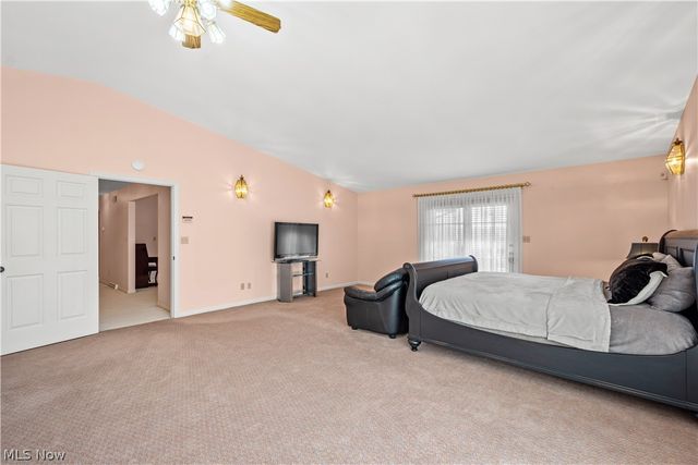52 Hilda Circle, Bloomingdale, OH 43910