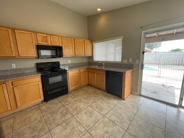 1803 N 88th Avenue, Phoenix, AZ 85037