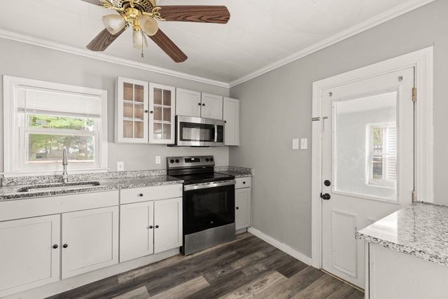 75 Sterling Ave, Brockton, MA 02305