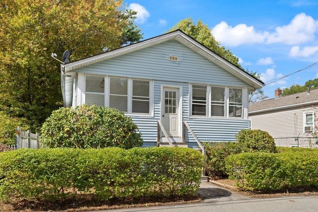 75 Sterling Ave, Brockton, MA 02305
