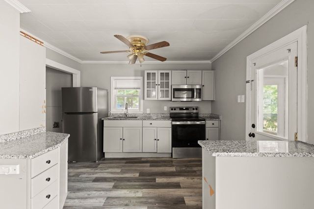 75 Sterling Ave, Brockton, MA 02305