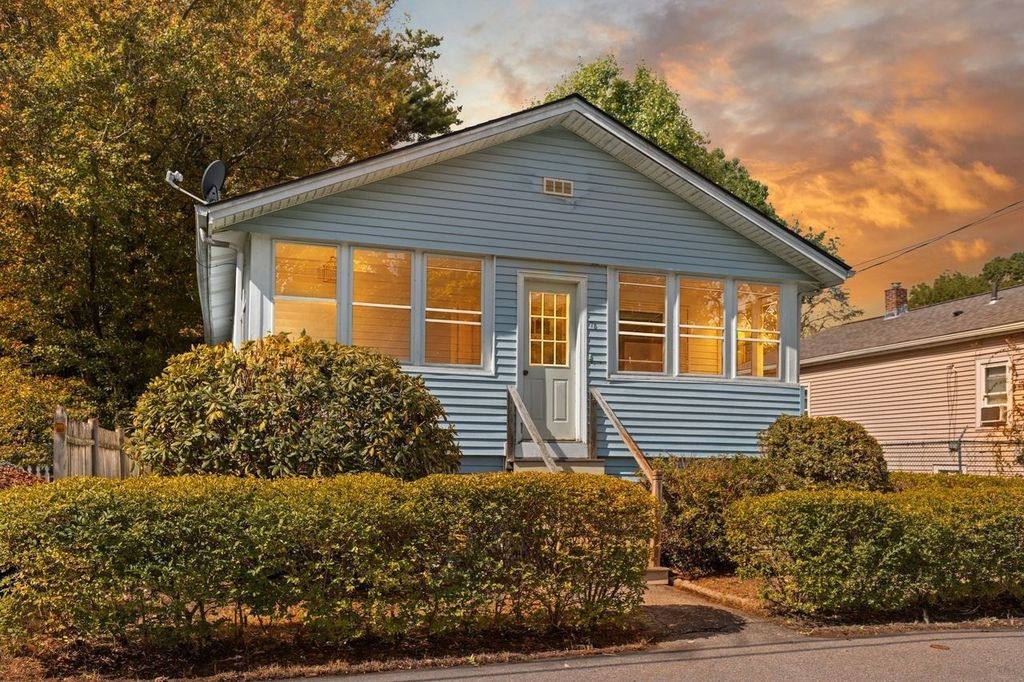 75 Sterling Ave, Brockton, MA 02305
