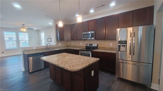 342 Harmony DR, Portsmouth, VA 23701