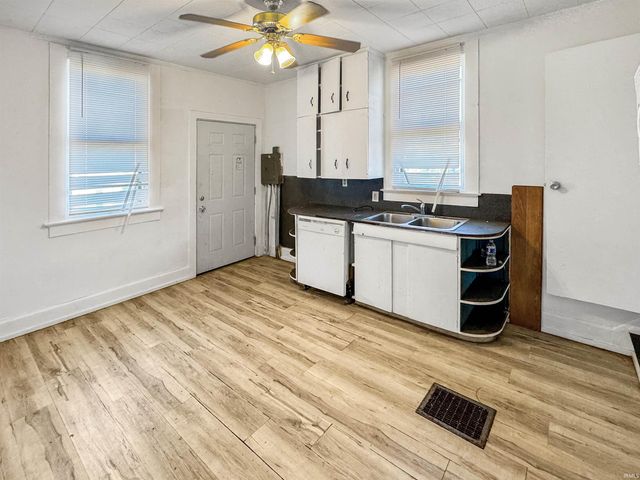 656 E Oregon Street, Evansville, IN 47711