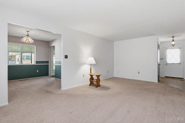 408 Mayfair Drive, Wilmington, OH 45177