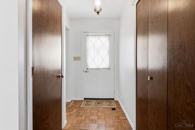 408 Mayfair Drive, Wilmington, OH 45177