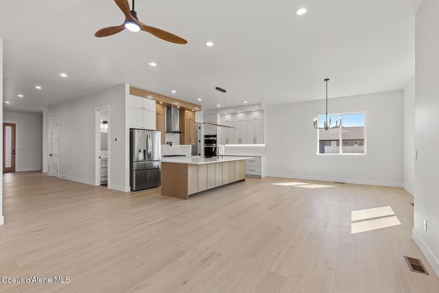 2448 E Salvation CT, Post Falls, ID 83854