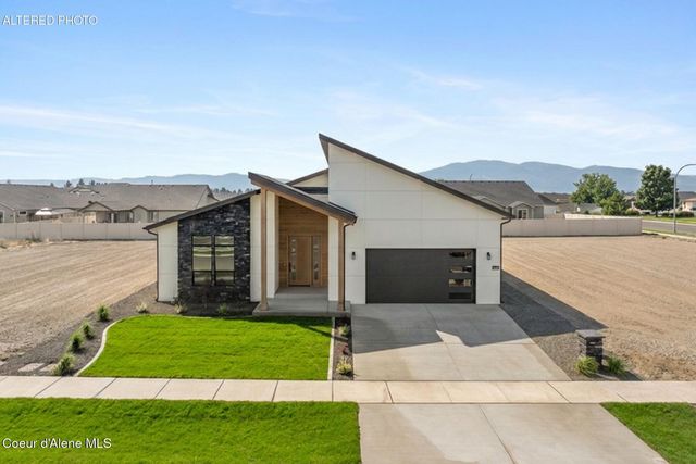2448 E Salvation CT, Post Falls, ID 83854