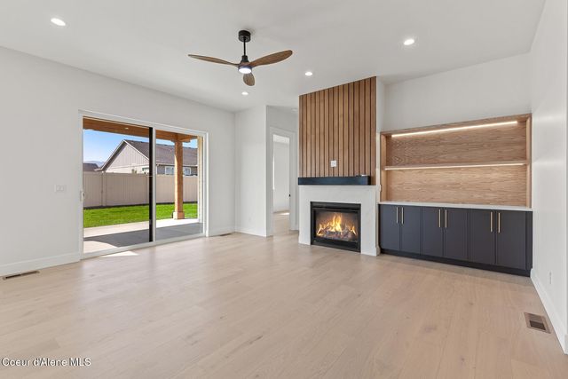 2448 E Salvation CT, Post Falls, ID 83854