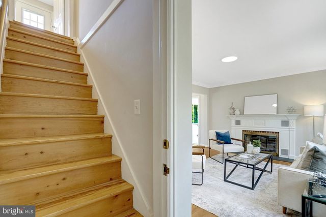 7107 COVENTRY RD, Alexandria, VA 22306