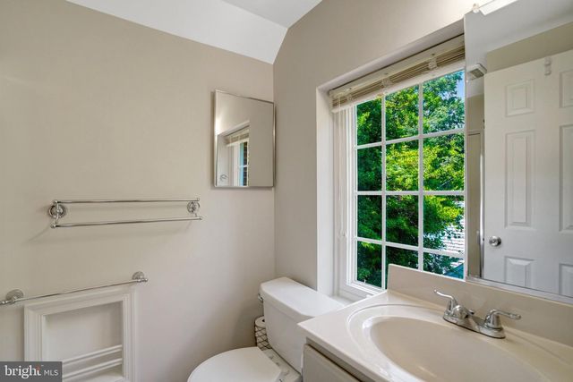 7107 COVENTRY RD, Alexandria, VA 22306