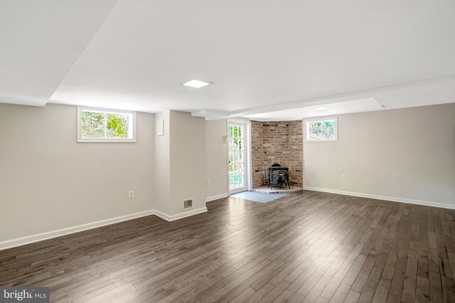 7107 COVENTRY RD, Alexandria, VA 22306