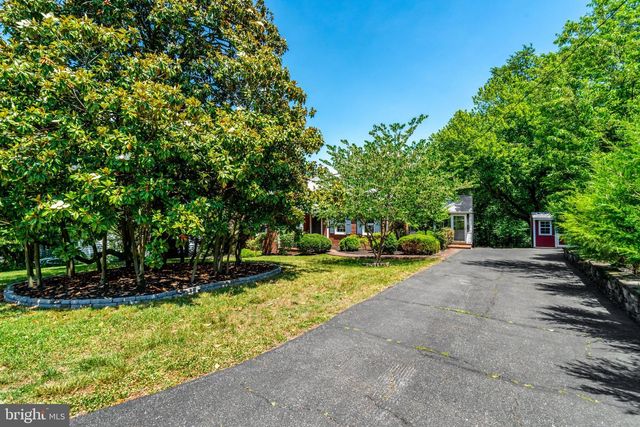 7107 COVENTRY RD, Alexandria, VA 22306