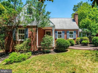 7107 COVENTRY RD, Alexandria, VA 22306