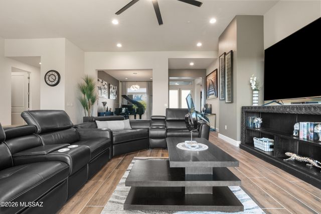 8882 E Placita Rio De Vidrio, Tucson, AZ 85749