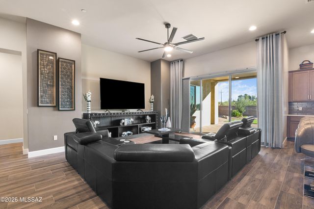 8882 E Placita Rio De Vidrio, Tucson, AZ 85749