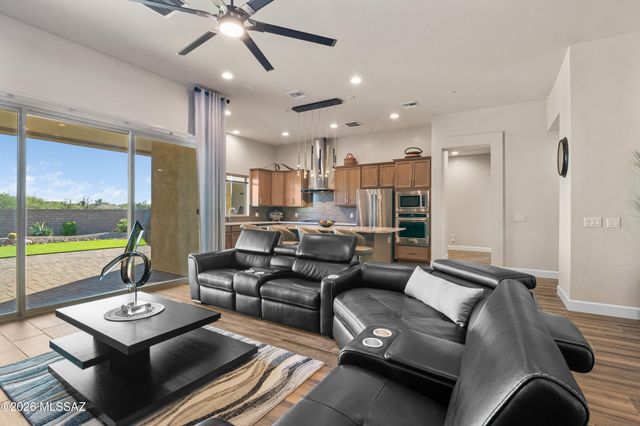 8882 E Placita Rio De Vidrio, Tucson, AZ 85749