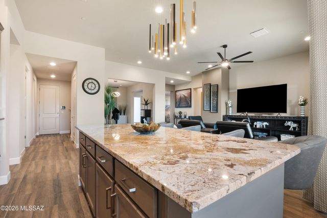 8882 E Placita Rio De Vidrio, Tucson, AZ 85749