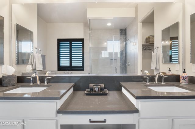 8882 E Placita Rio De Vidrio, Tucson, AZ 85749