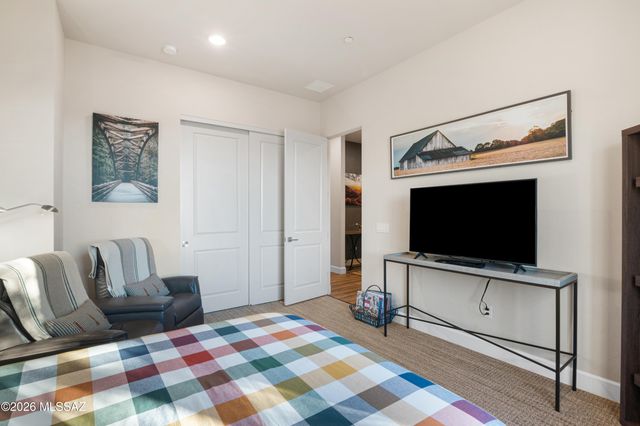8882 E Placita Rio De Vidrio, Tucson, AZ 85749
