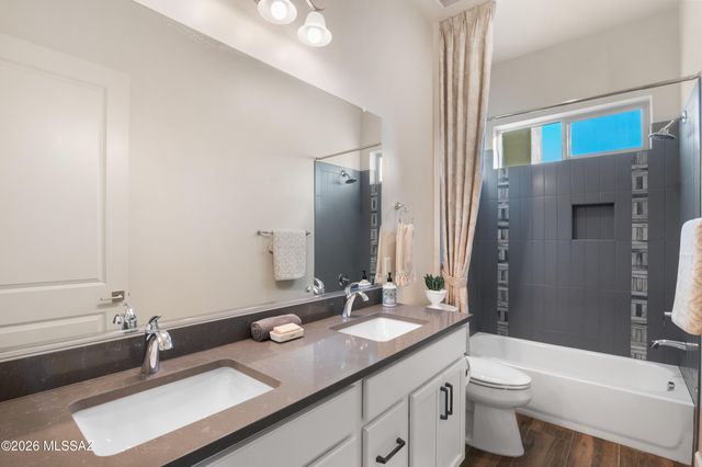 8882 E Placita Rio De Vidrio, Tucson, AZ 85749