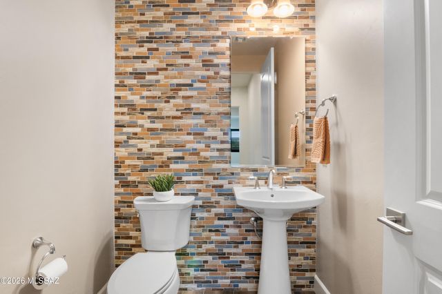 8882 E Placita Rio De Vidrio, Tucson, AZ 85749