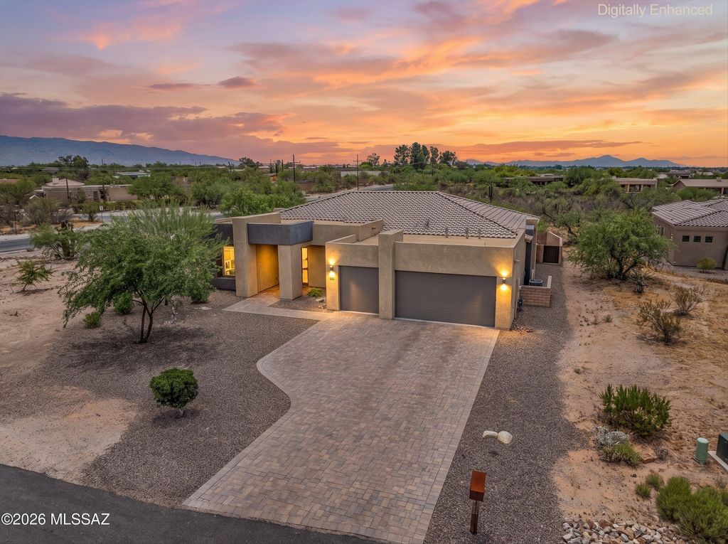 8882 E Placita Rio De Vidrio, Tucson, AZ 85749