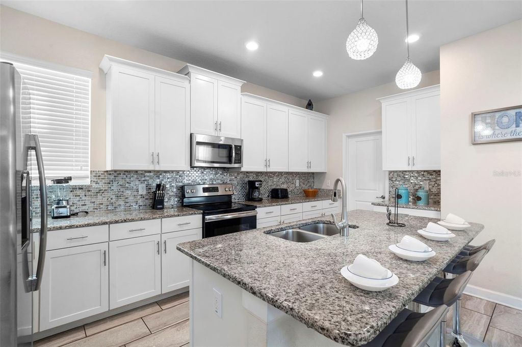 Image 32 of property listing at 4778 KINGS CASTLE CIRCLE, Kissimmee, FL 34746